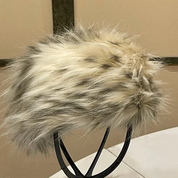 Fabulous Furs | Accessories | H84vintage Light Fabulous Furs  display picture 3